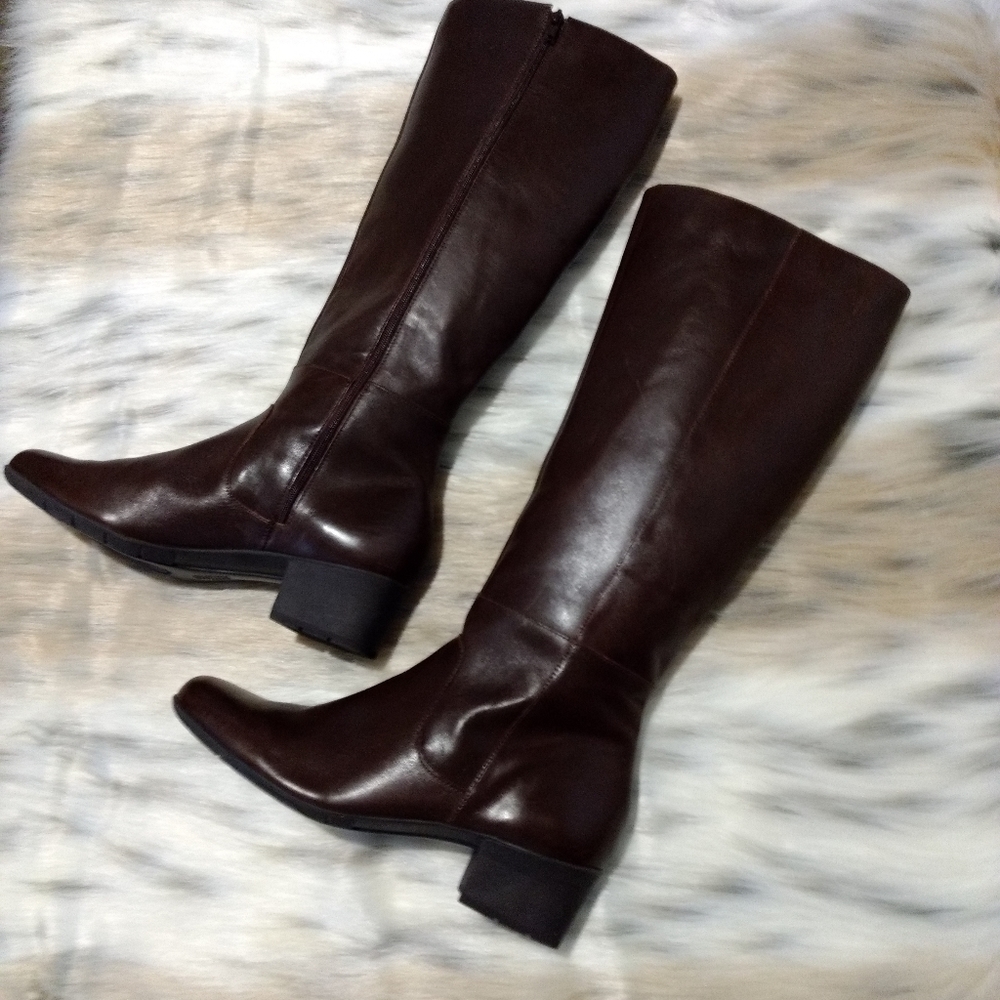 Brown Ginuwine leather boots